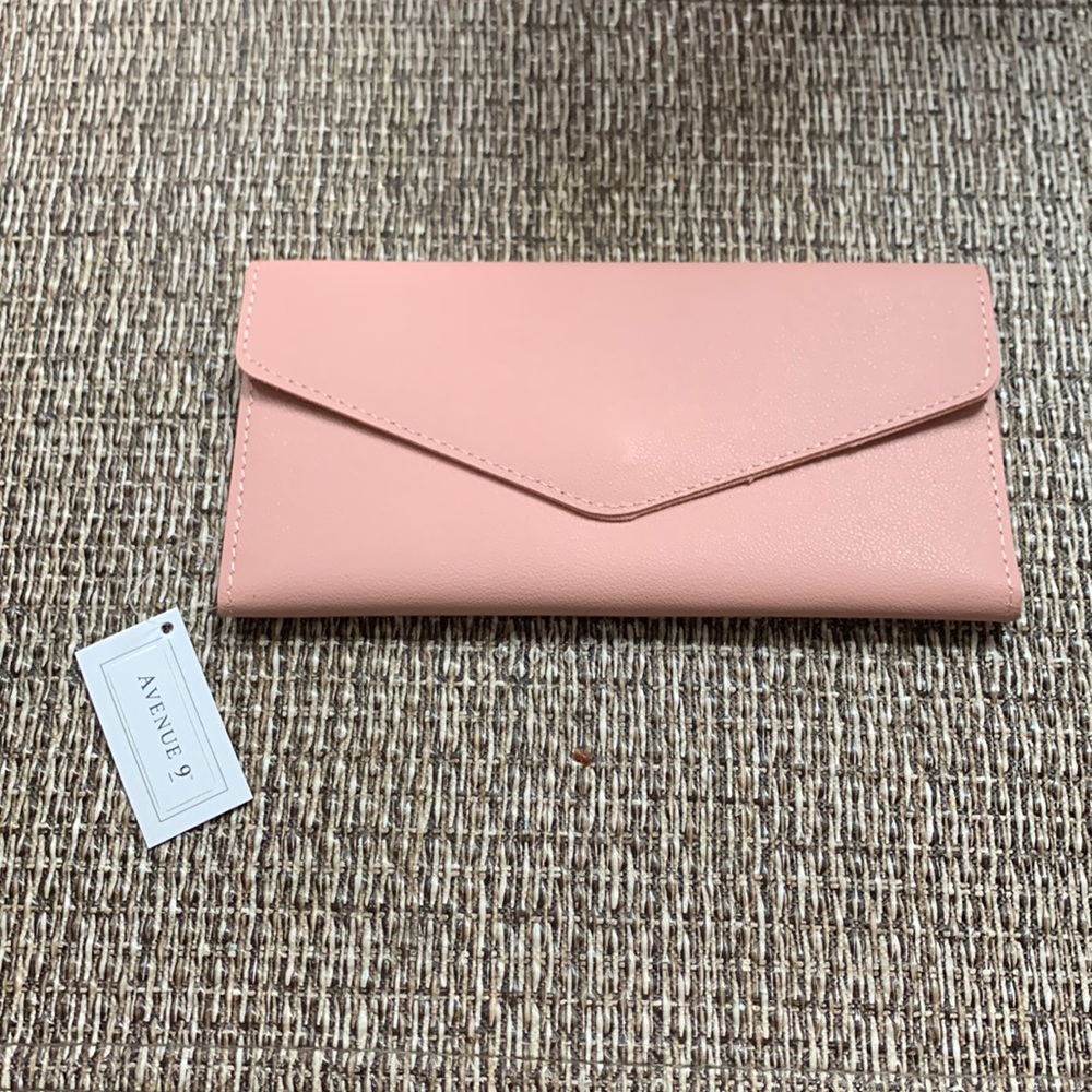 Avenue 9 wallet NWT